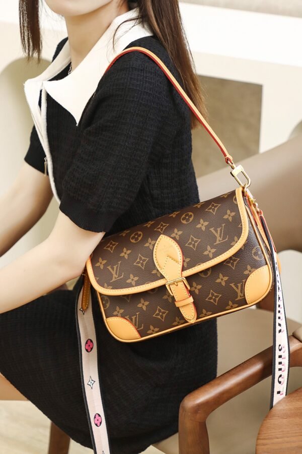 Diane #M45985