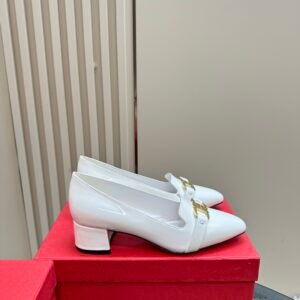 Ferragamo - Pump with Gancini Ornament