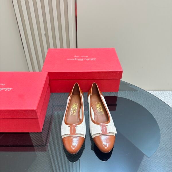 Ferragamo - Varina Ballet Flat