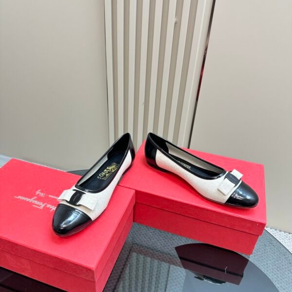 Ferragamo - Varina Ballet Flat