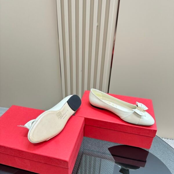 Ferragamo - Varina Ballet Flat