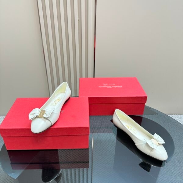 Ferragamo - Varina Ballet Flat