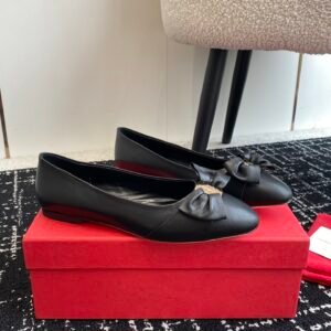 Ferragamo - Ballerina with Padded Vara Bow