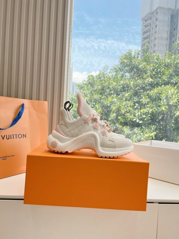 Louis Vuitton - LV Archlight Sneaker