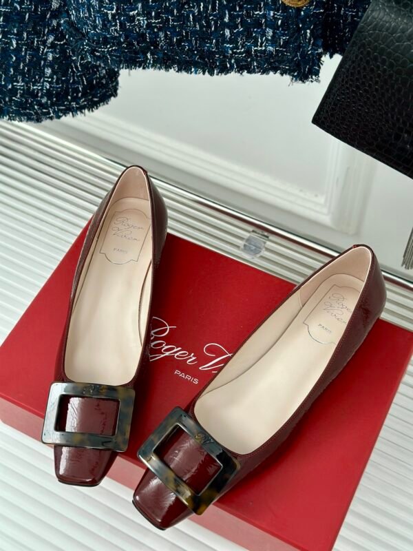 Roger Vivier - Belle Vivier Ballerinas in Patent Leather