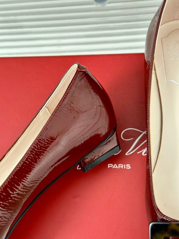 Roger Vivier - Belle Vivier Ballerinas in Patent Leather