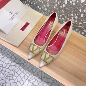 Valentino - Logo-Plaque Leather Pumps