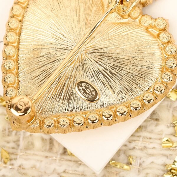 Chanel - Brooches