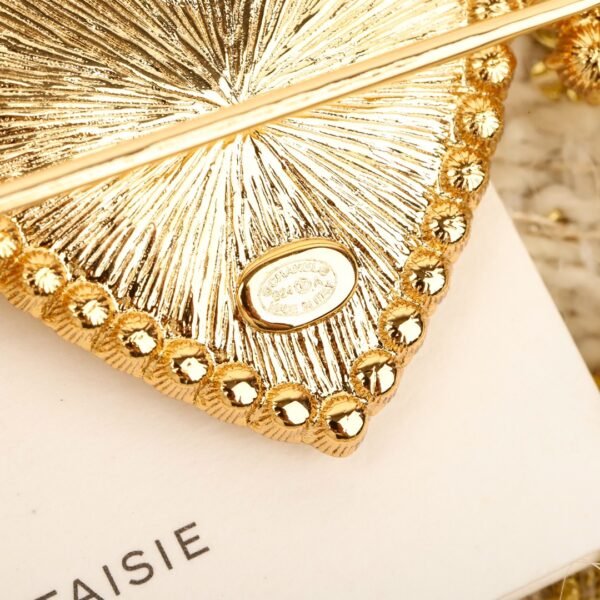 Chanel - Brooches