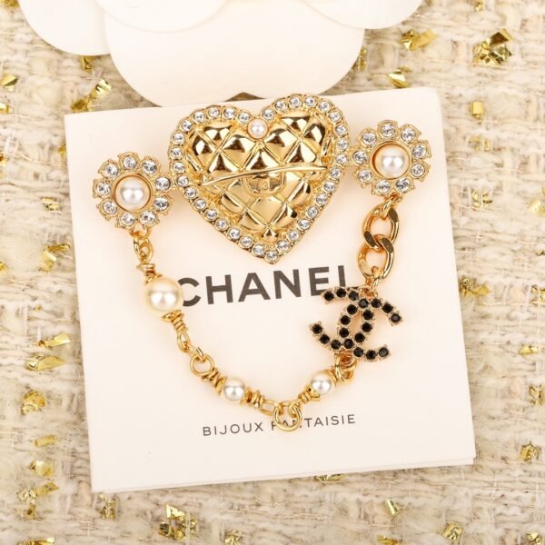 Chanel - Brooches